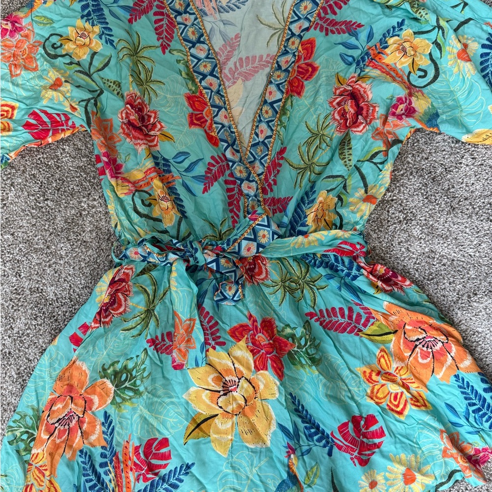 Cupshe size Medeum NWT Floral V-Neck Dress with Belt
